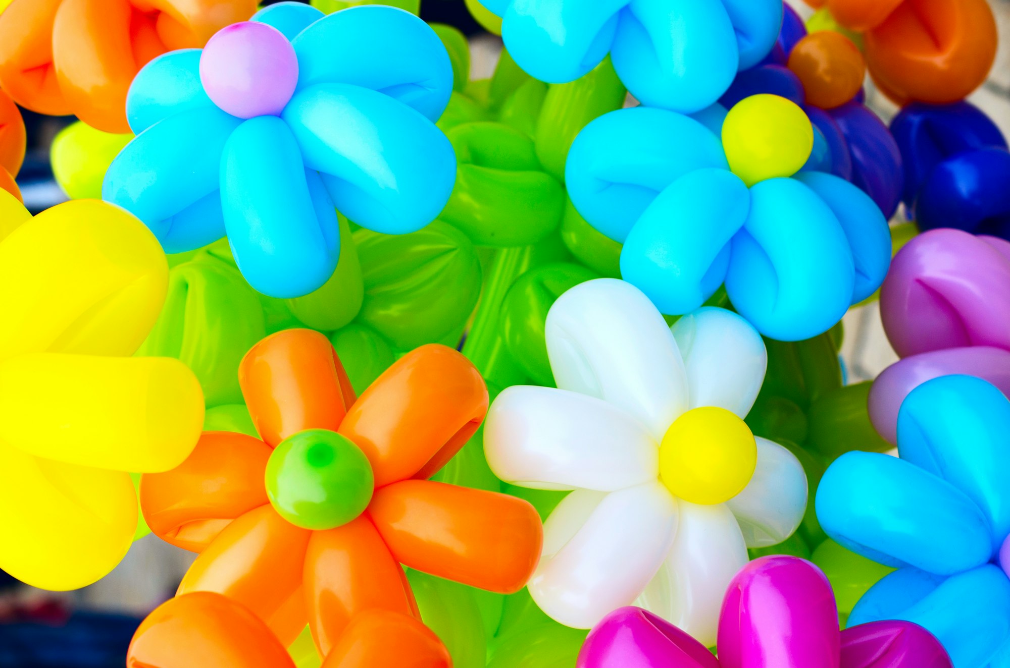 Bright, beautiful flowers from balloons.